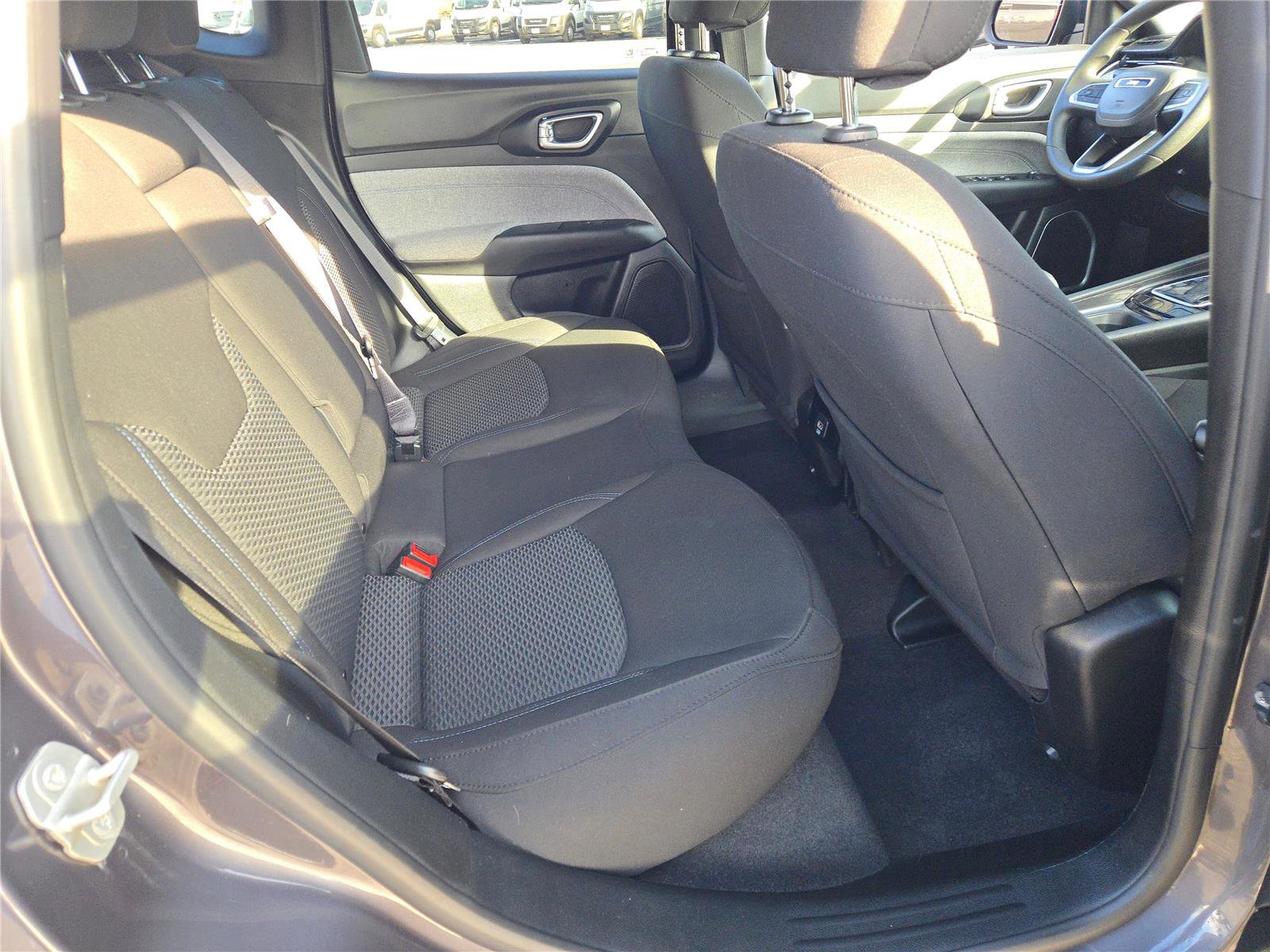 Used 2024 Jeep Compass Sport image 12