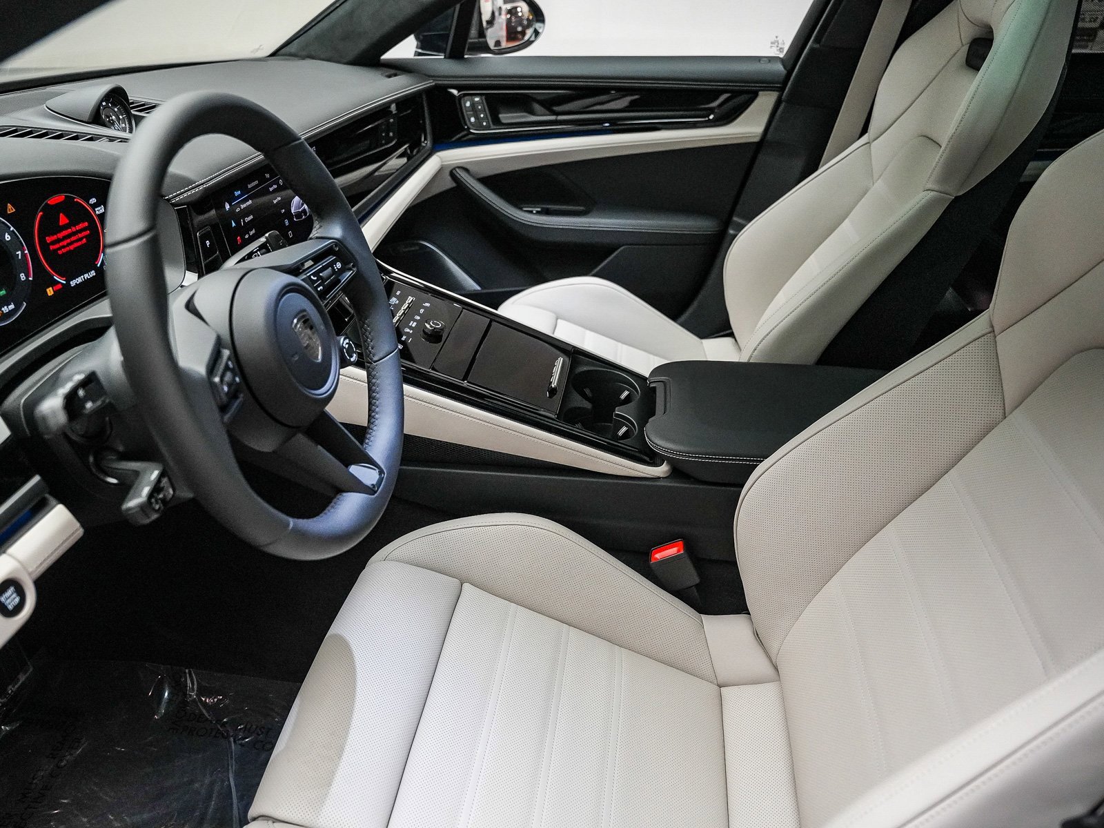 Certified 2025 Porsche Panamera Turbo image 24