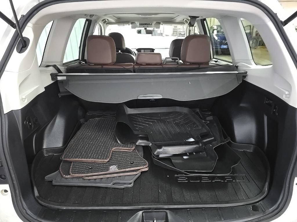 Used 2017 Subaru Forester 2.5i Touring AWD/4WD image 14