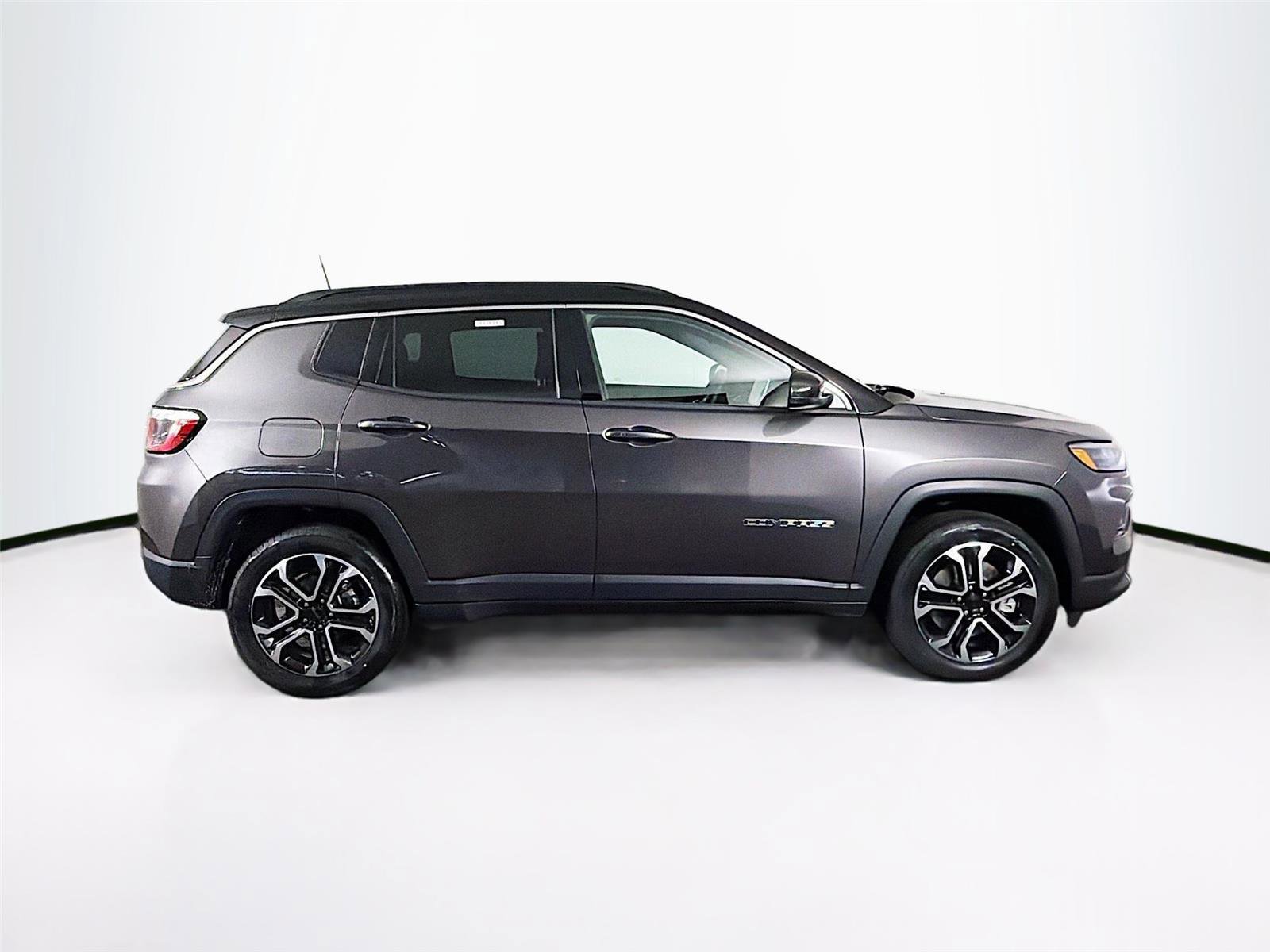 Used 2023 Jeep Compass Limited image 8