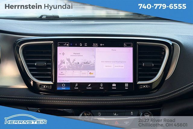 Used 2022 Chrysler Pacifica Touring-L w/ S Appearance Package image 9