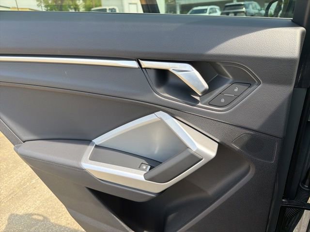 Used 2025 Audi Q3 2.0T Premium image 27