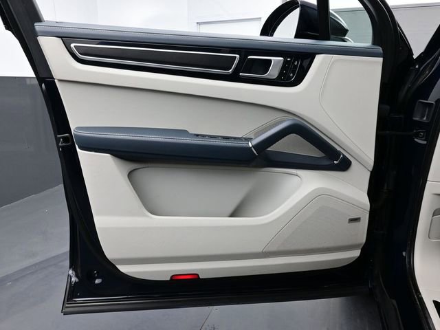 Certified 2021 Porsche Cayenne GTS AWD/4WD image 7