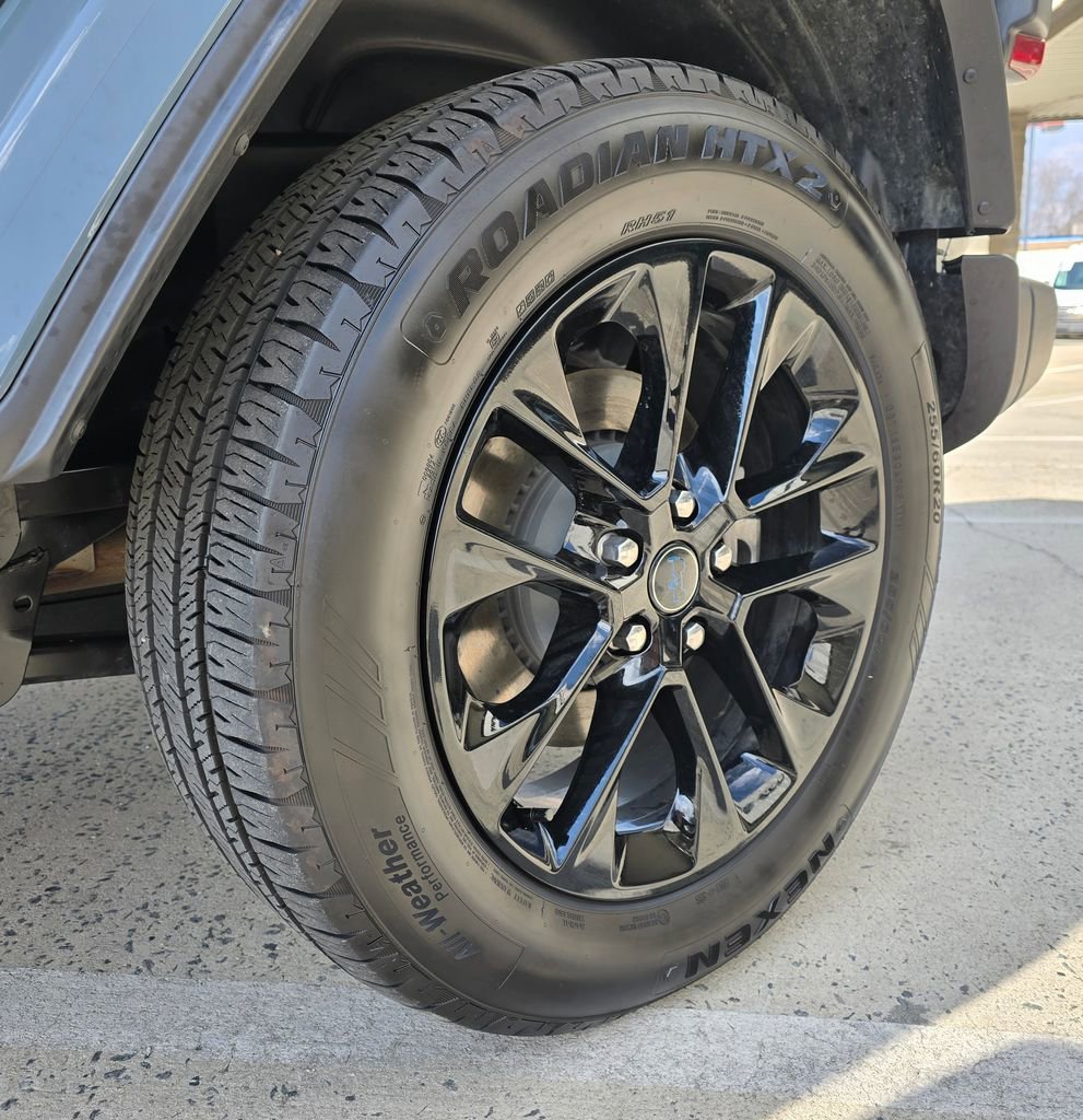 Used 2025 Jeep Wrangler Unlimited Sahara w/ Safety Group image 16