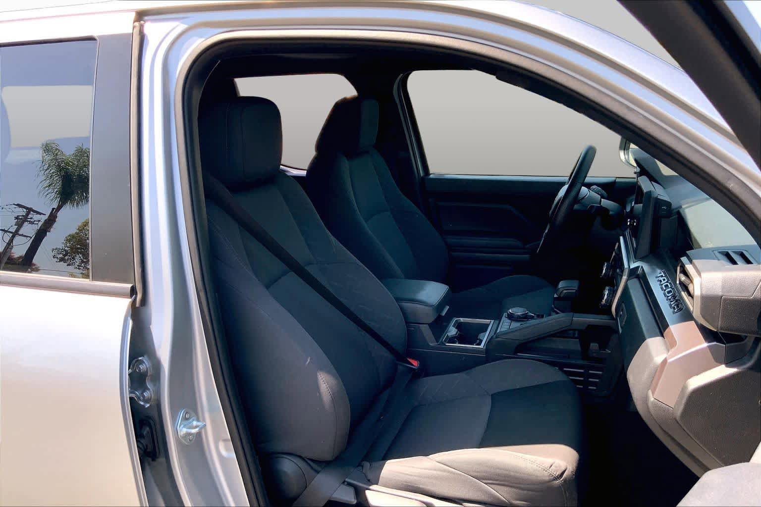 Certified 2024 Toyota Tacoma SR5 AWD/4WD image 8