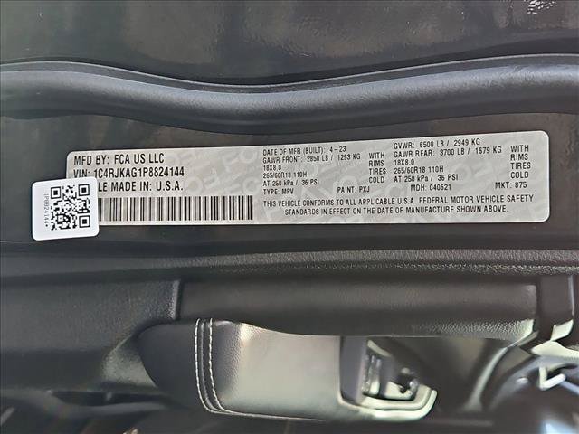 Used 2023 Jeep Grand Cherokee L Laredo AWD/4WD image 23