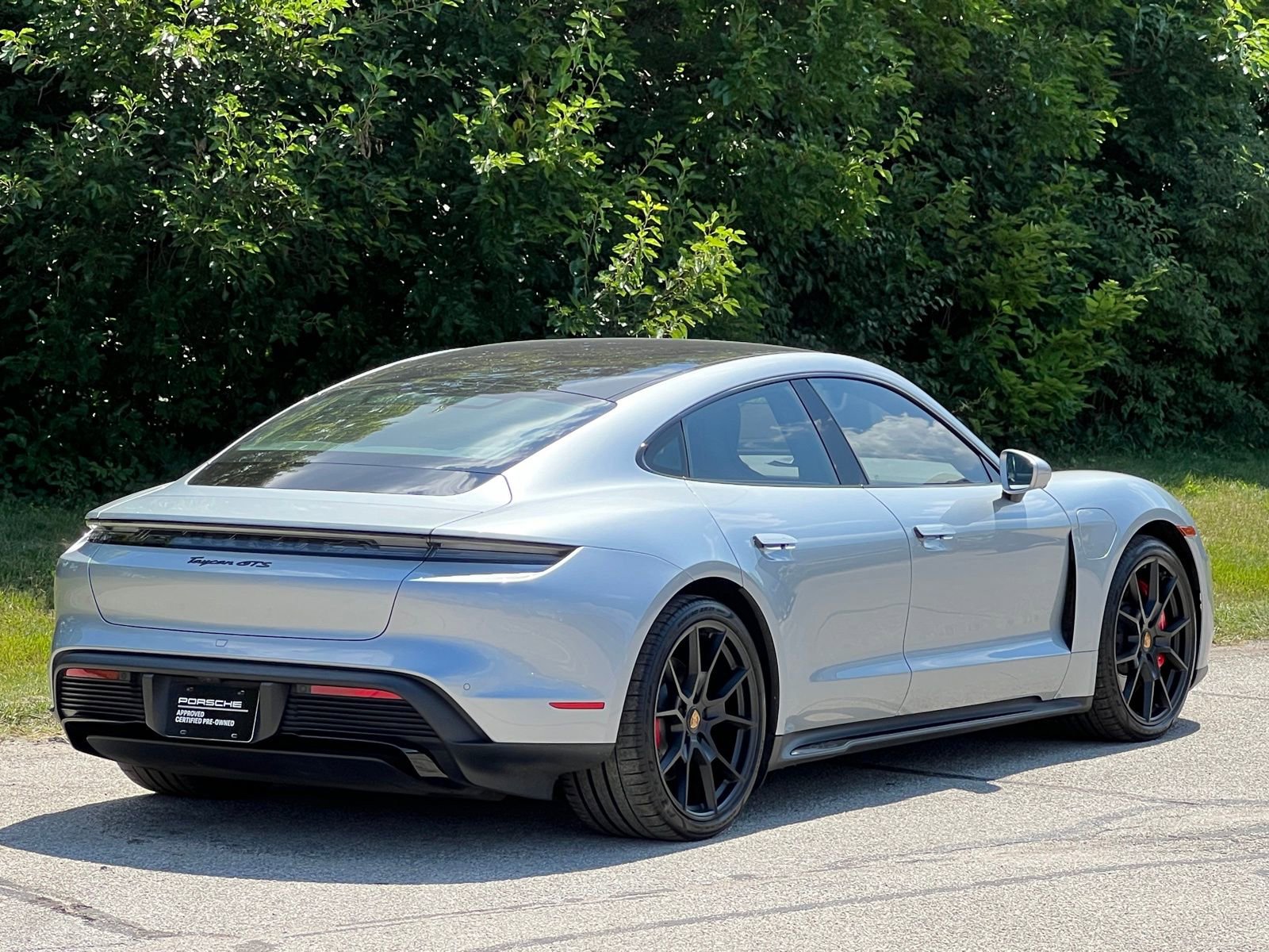Certified 2022 Porsche Taycan GTS image 6