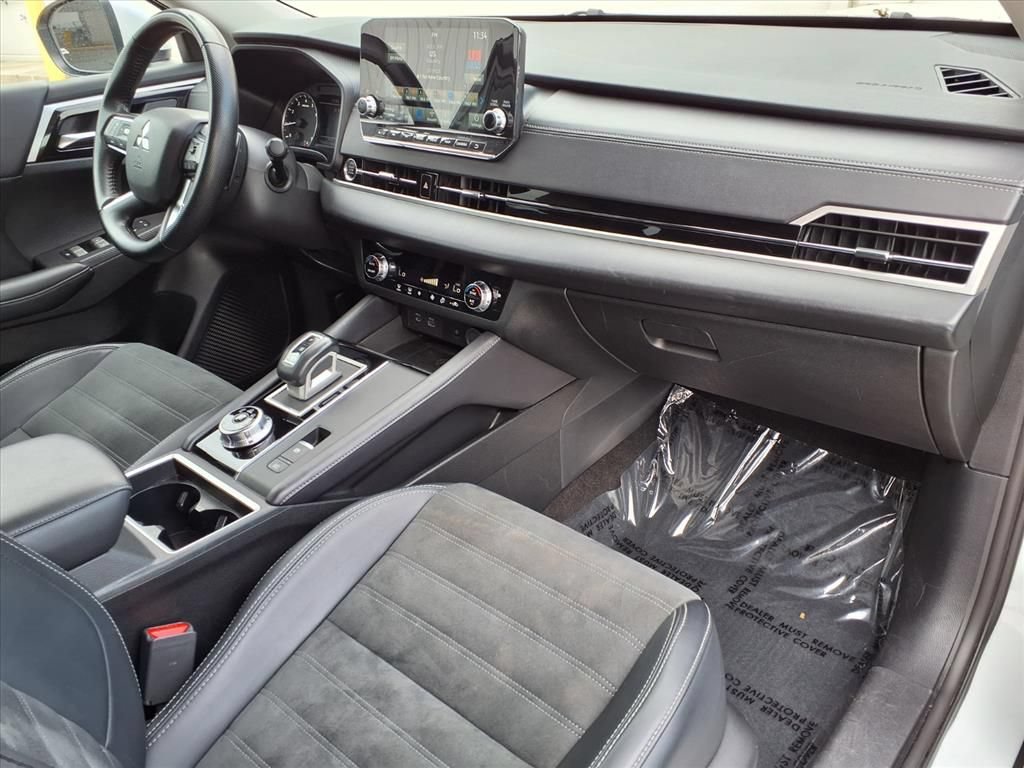 Used 2024 Mitsubishi Outlander SE FWD image 8