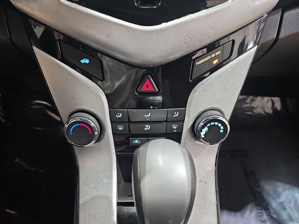 Certified 2016 Chevrolet Cruze LT w/ Technology Package FWD image 25