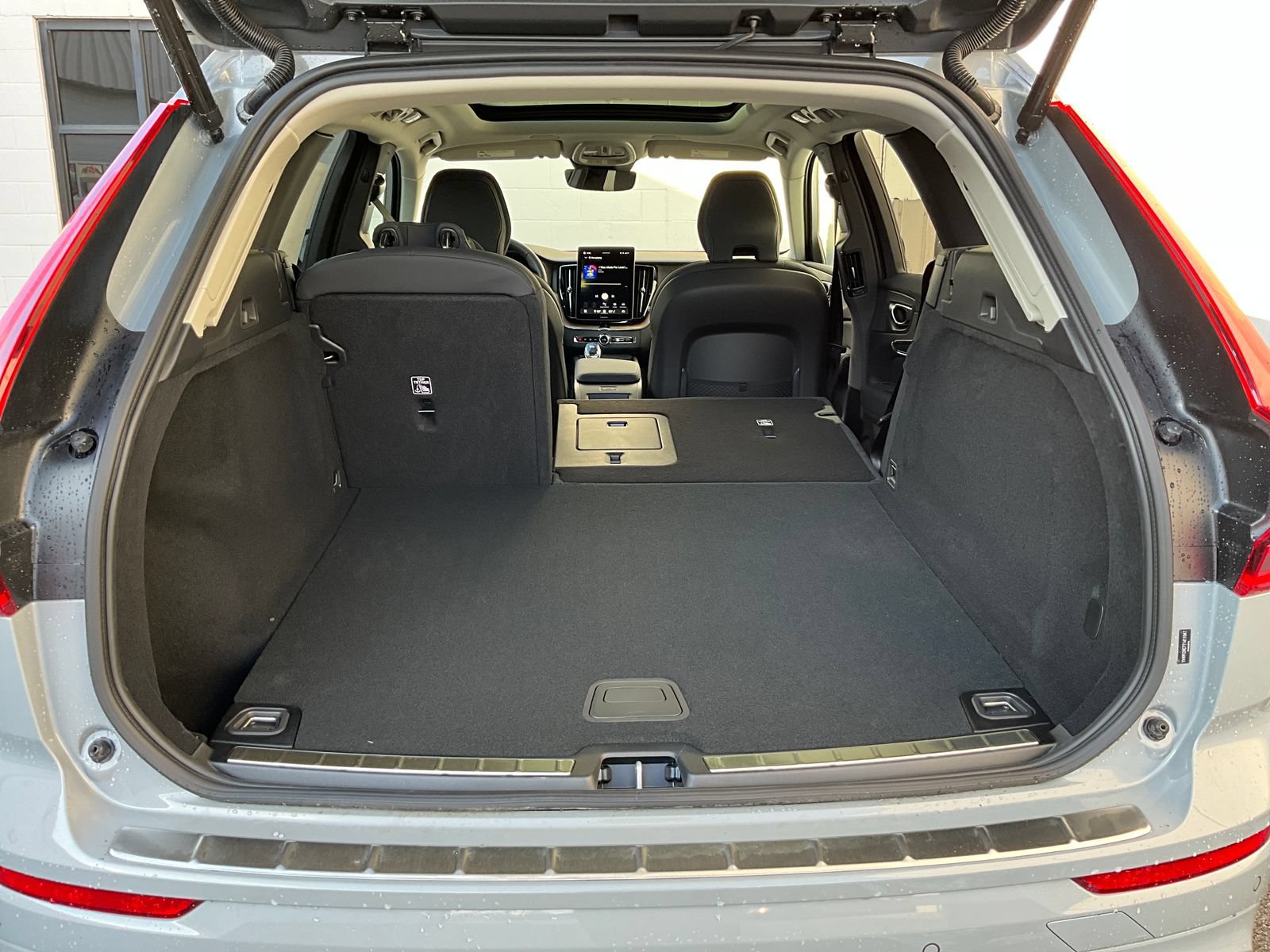 New 2026 Volvo XC60 B5 Plus w/ Protection Package Premier AWD/4WD image 26