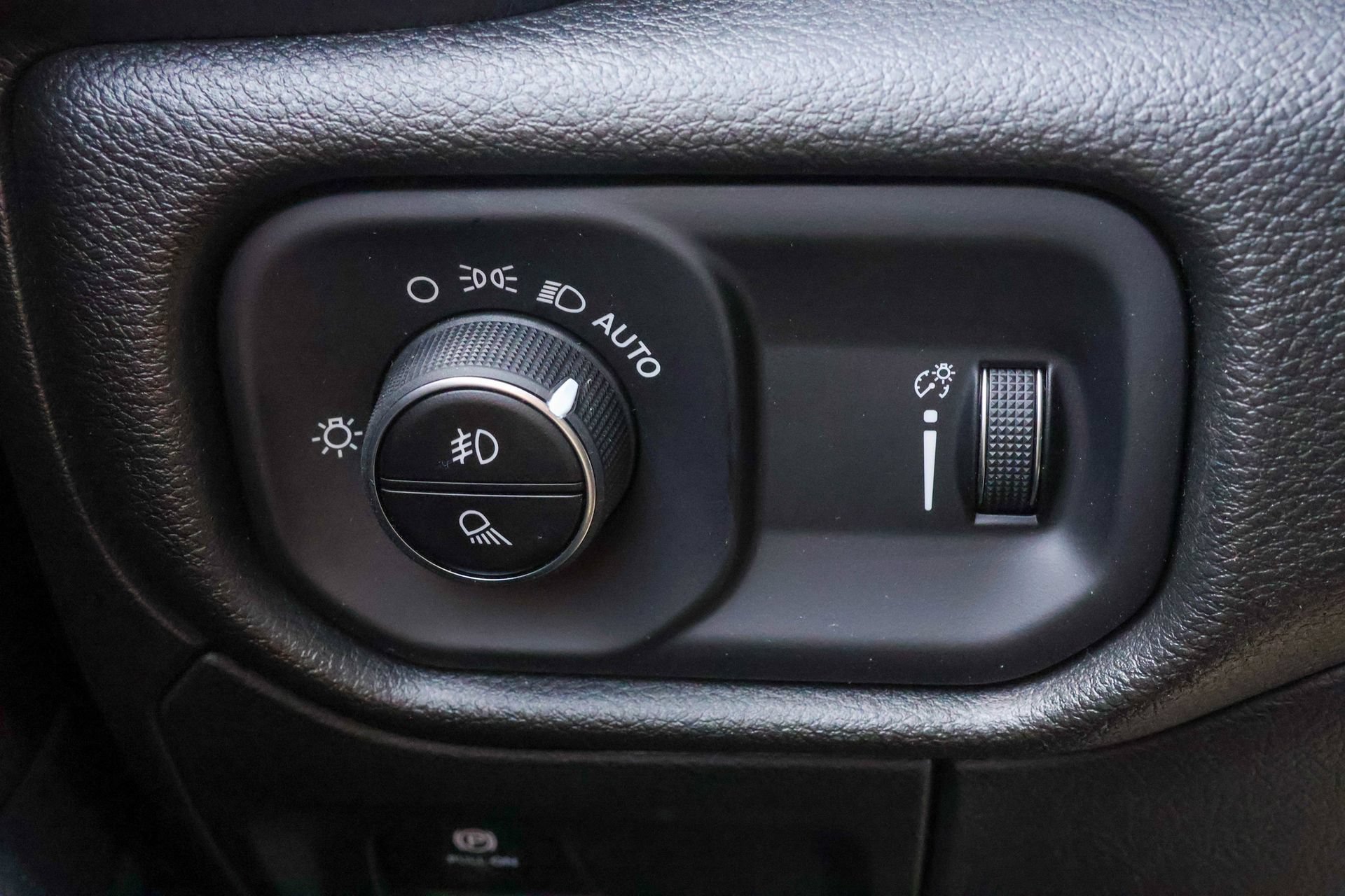 New 2026 RAM 1500 Express AWD/4WD image 31