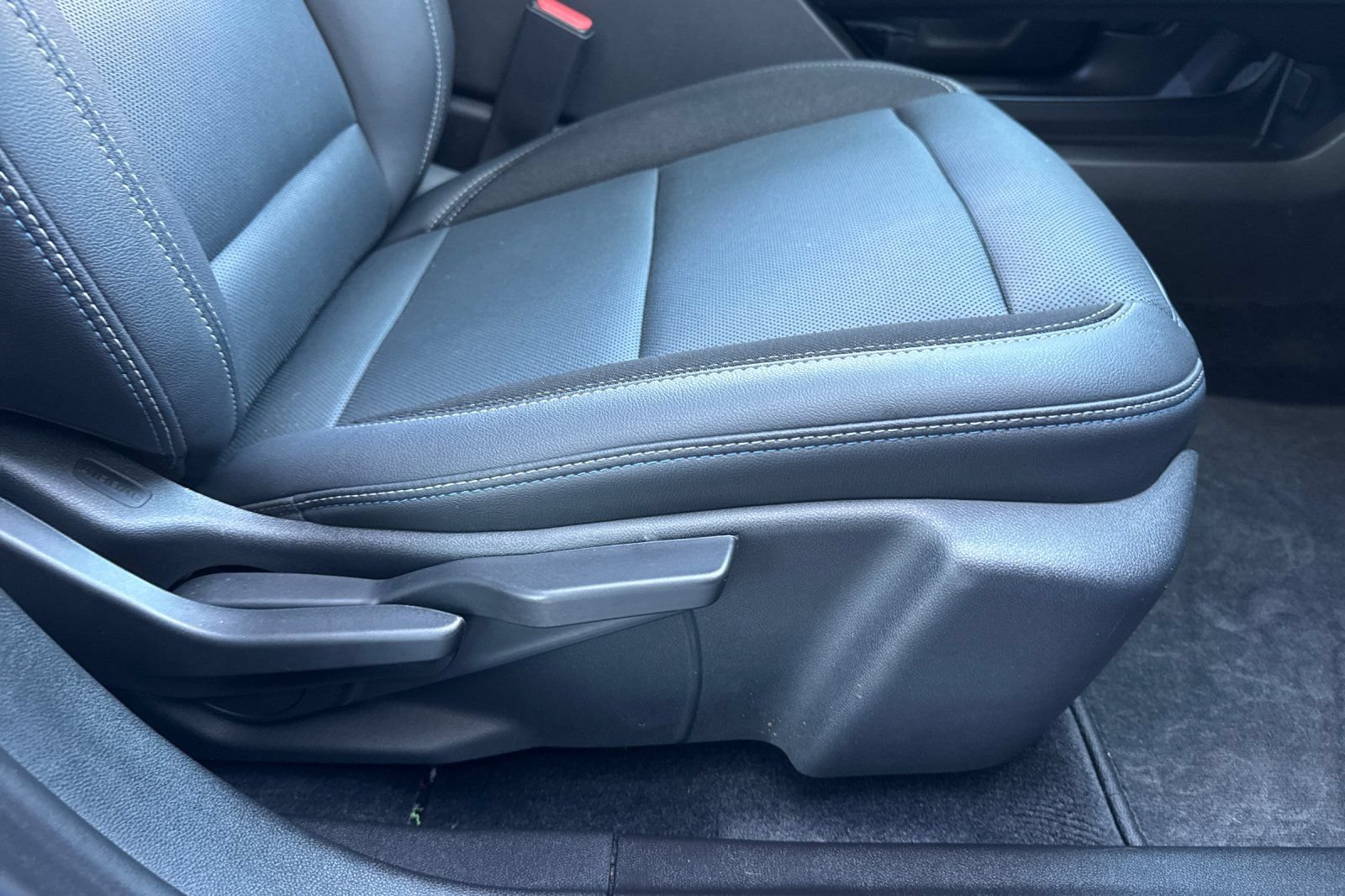 Used 2024 Chevrolet Equinox EV LT AWD/4WD image 23