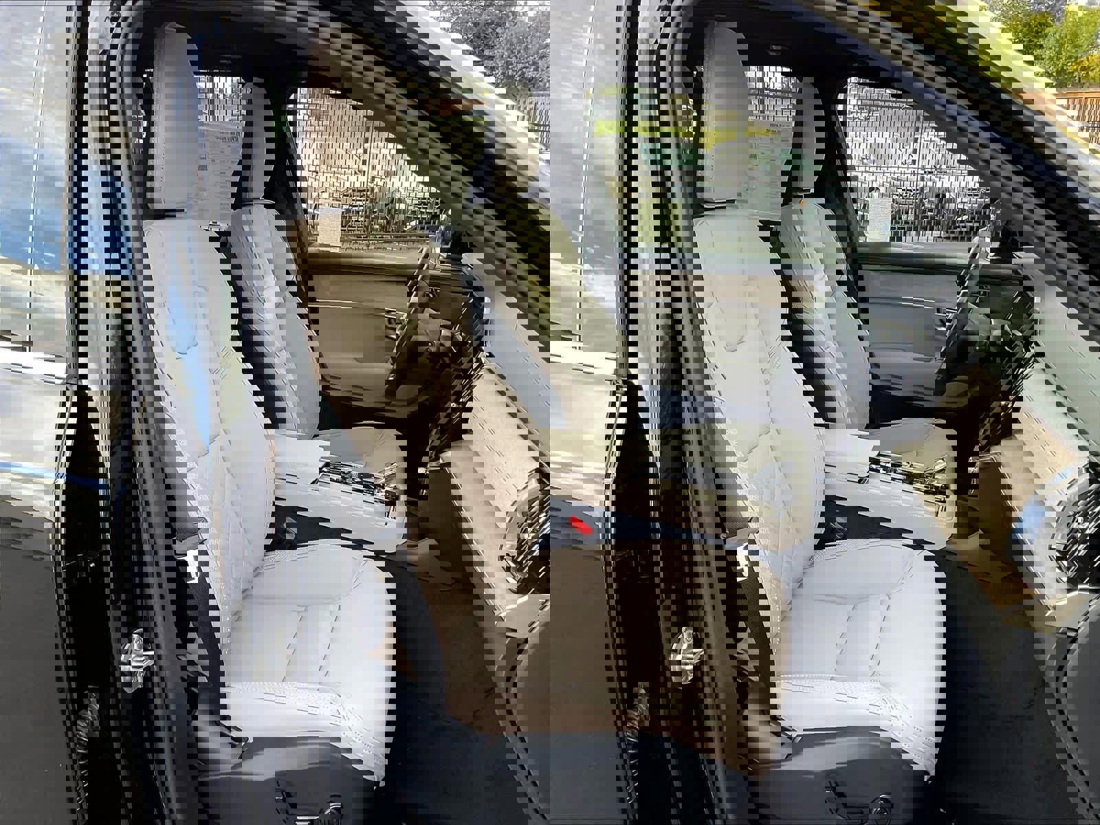 New 2026 Volvo XC90 B5 Plus w/ Protection Package AWD/4WD image 32