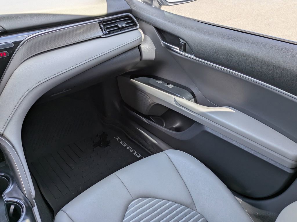 Used 2020 Toyota Camry SE image 19