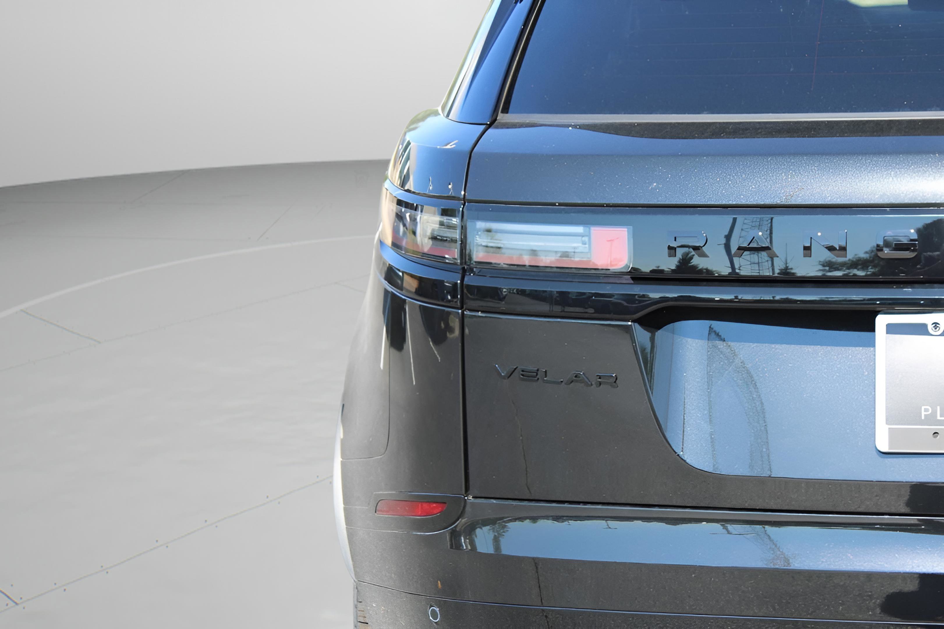 Used 2025 Land Rover Range Rover Velar Dynamic SE image 11