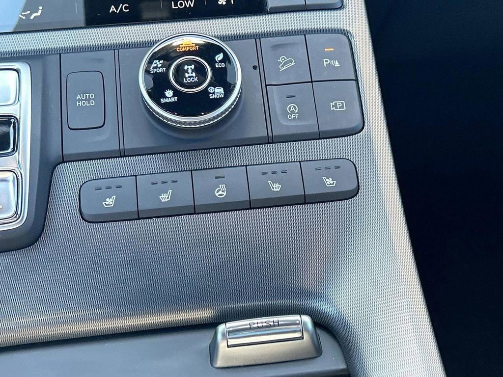 Used 2024 Hyundai Palisade Calligraphy image 17