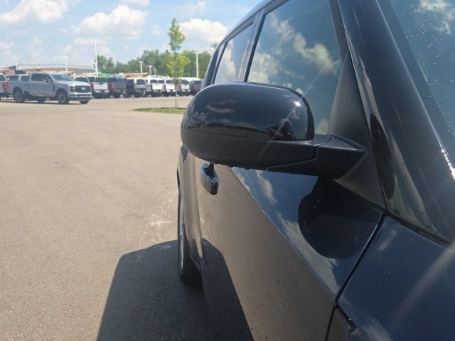 Used 2017 Kia Soul + w/ Audio Package FWD image 5