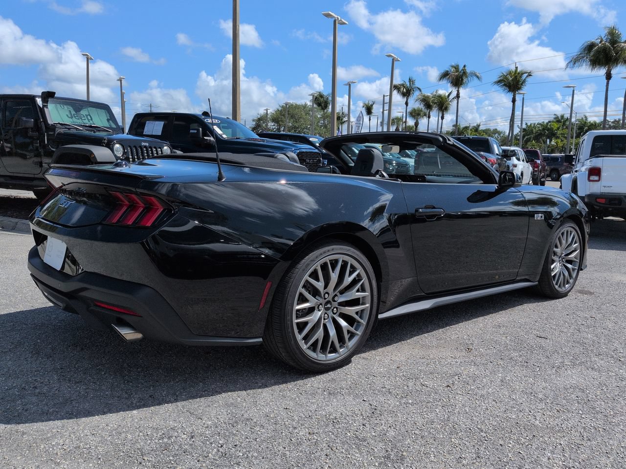 Used 2025 Ford Mustang GT Premium RWD image 5