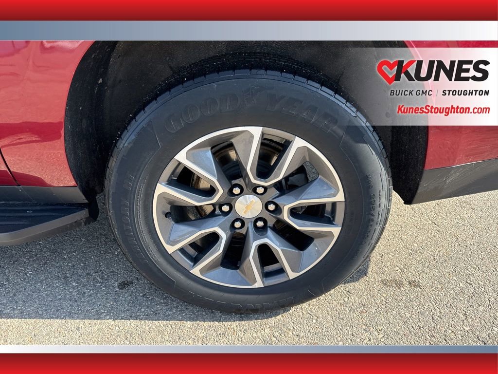 Used 2021 Chevrolet Suburban LT w/ LT Signature Plus Package image 16