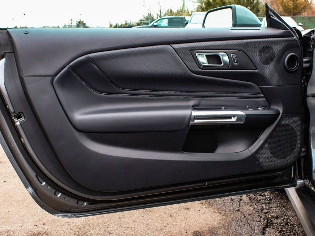 Used 2025 Ford Mustang Premium image 8