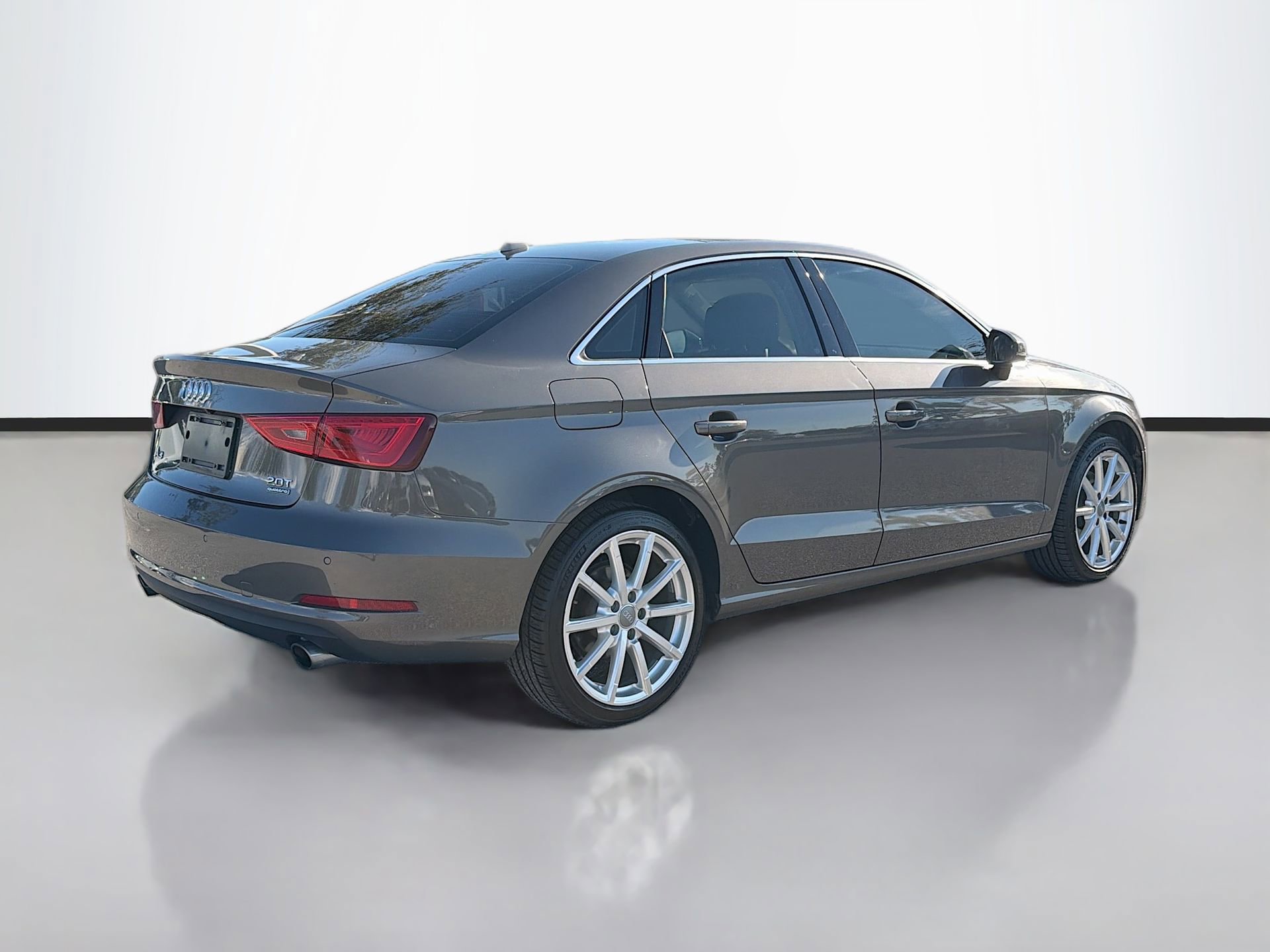 Used 2016 Audi A3 2.0T Premium Plus w/ Technology Package image 4