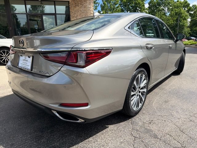Used 2019 Lexus ES 350 w/ Premium Package FWD image 4