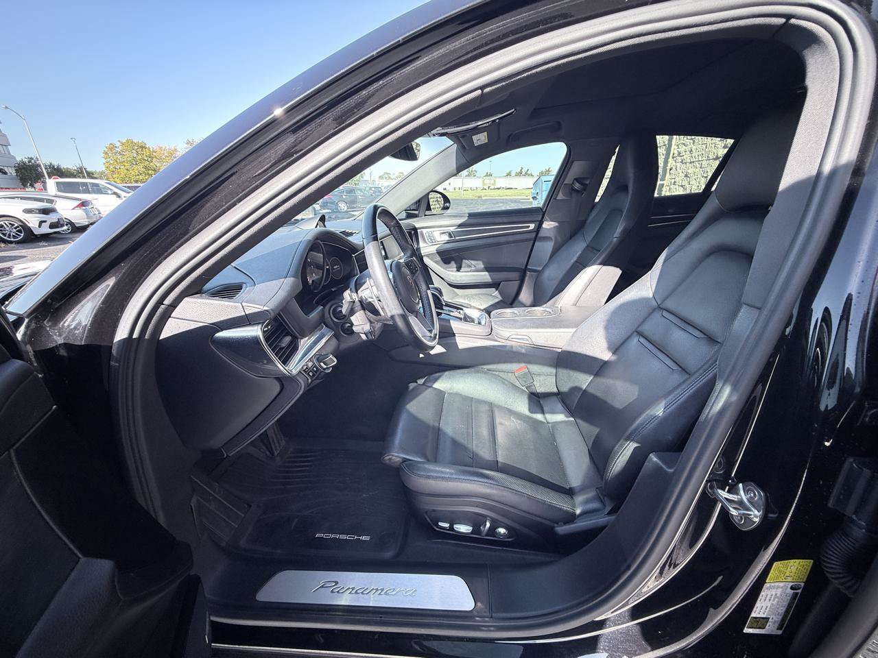 Used 2020 Porsche Panamera RWD image 10