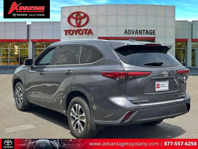 Used 2023 Toyota Highlander XLE AWD/4WD image 10
