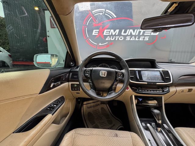 Used 2017 Honda Accord Touring image 24
