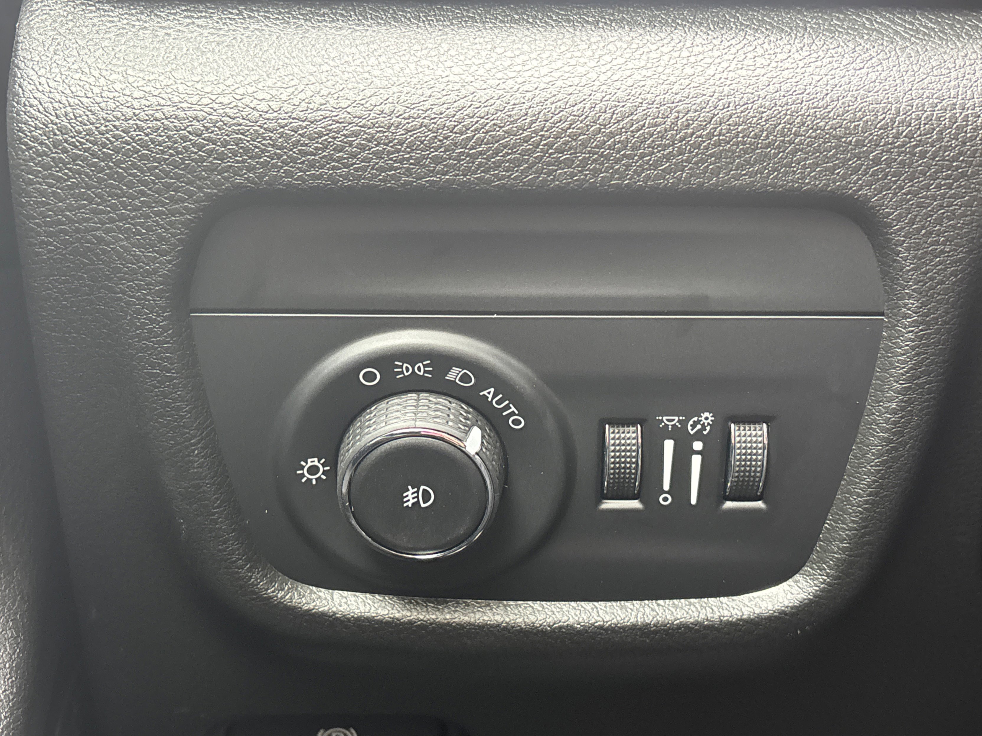 New 2025 Jeep Grand Cherokee Limited image 22