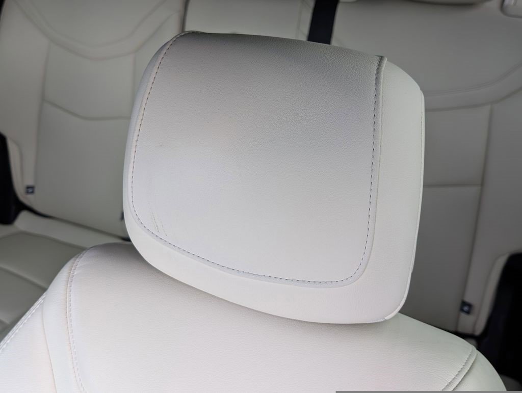 Certified 2025 Cadillac XT5 Sportv w/ Technology Package image 16