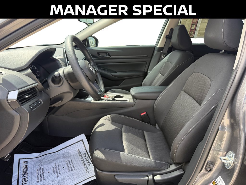 Used 2025 Nissan Altima 2.5 S FWD image 10