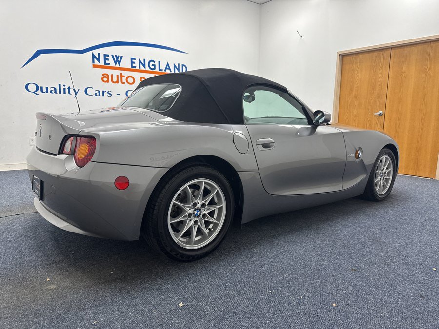 Used 2003 BMW Z4 2.5i RWD image 3