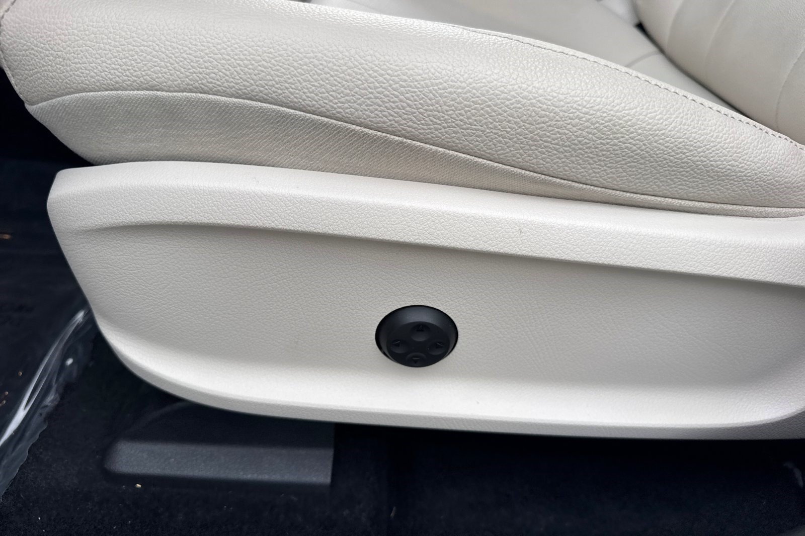 Certified 2024 Mercedes-Benz EQB 250+ image 15