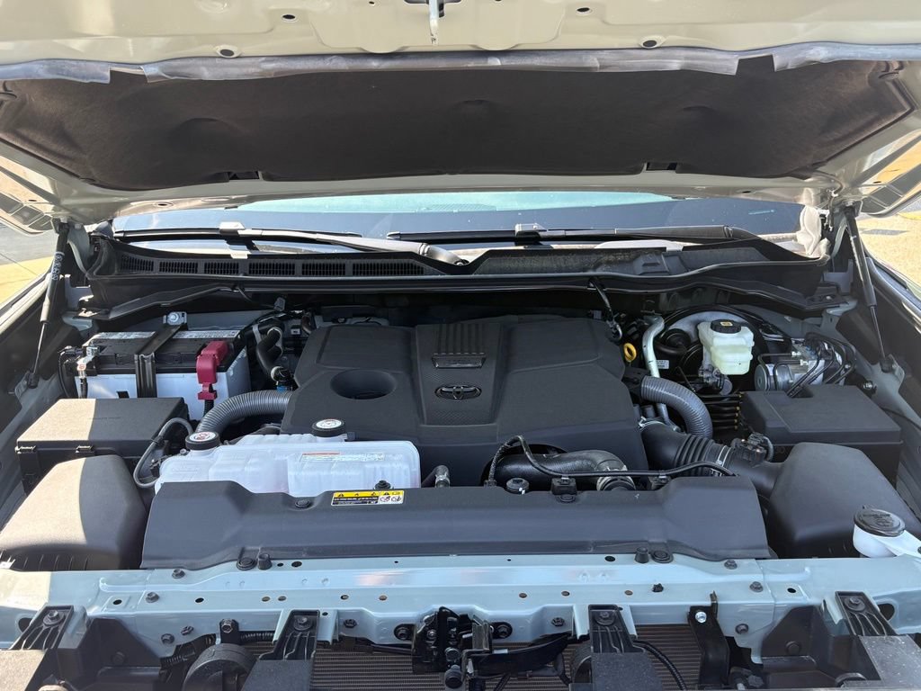 New 2026 Toyota Tundra Limited AWD/4WD image 9