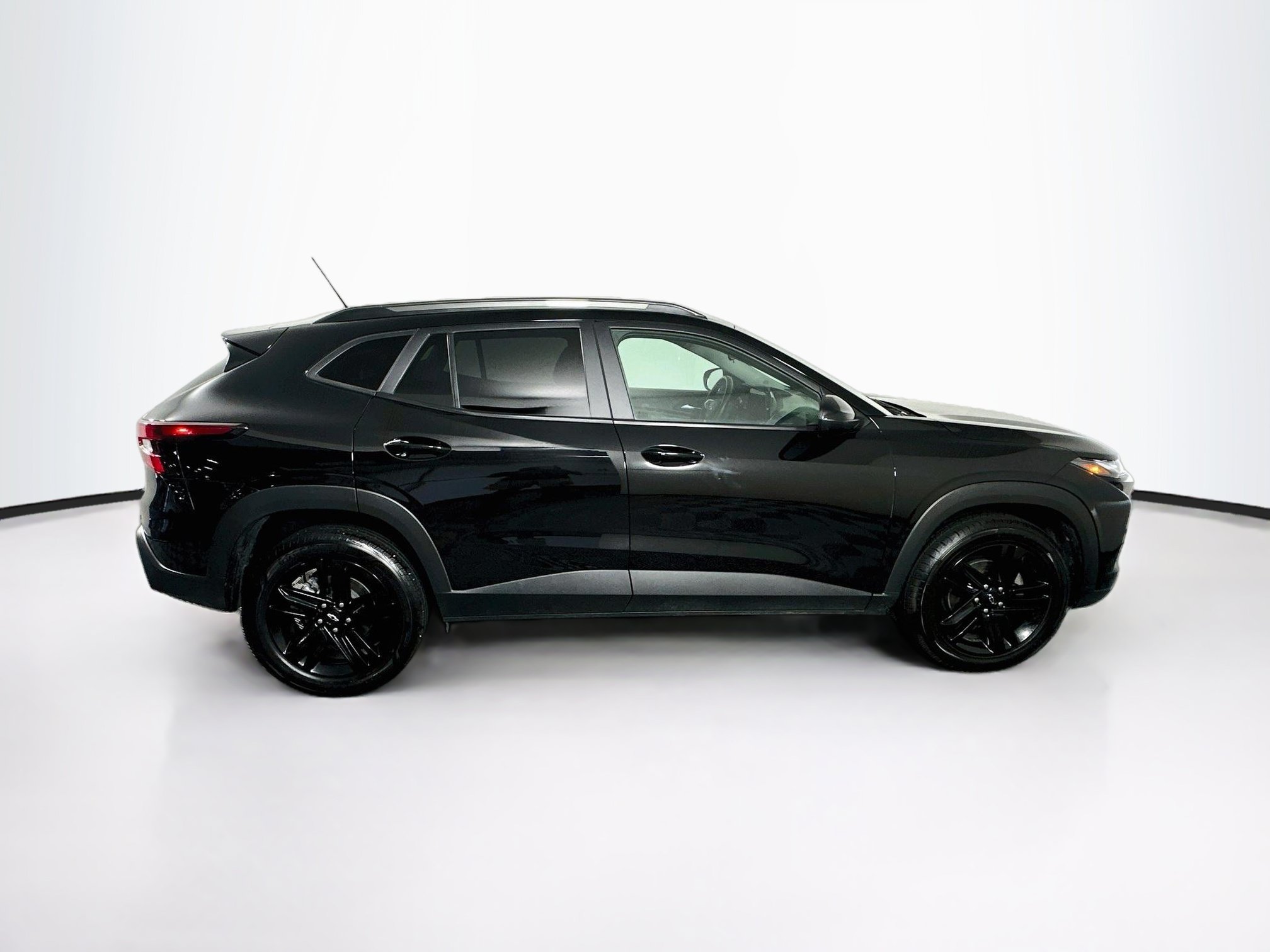 Used 2024 Chevrolet Trax ACTIV w/ Sunroof Package FWD image 10