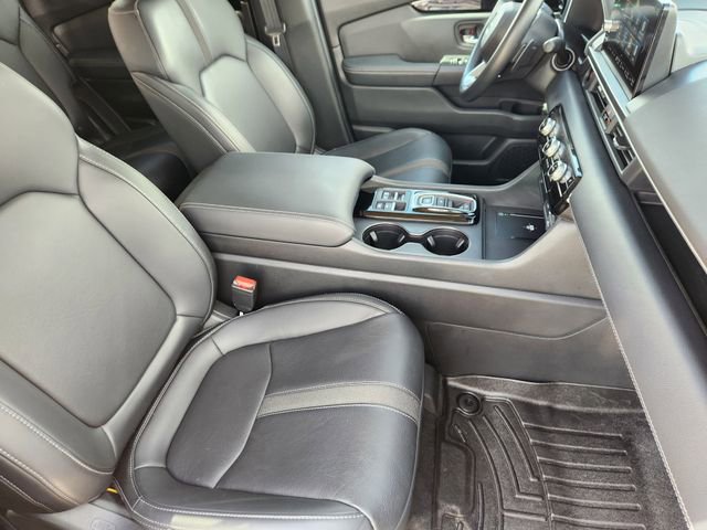 Used 2025 Honda Pilot EX-L image 12