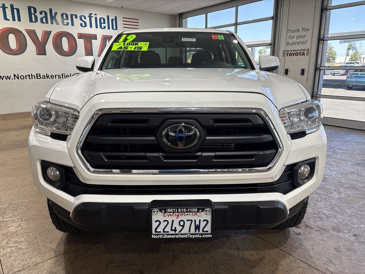 Used 2019 Toyota Tacoma SR5 AWD/4WD image 5