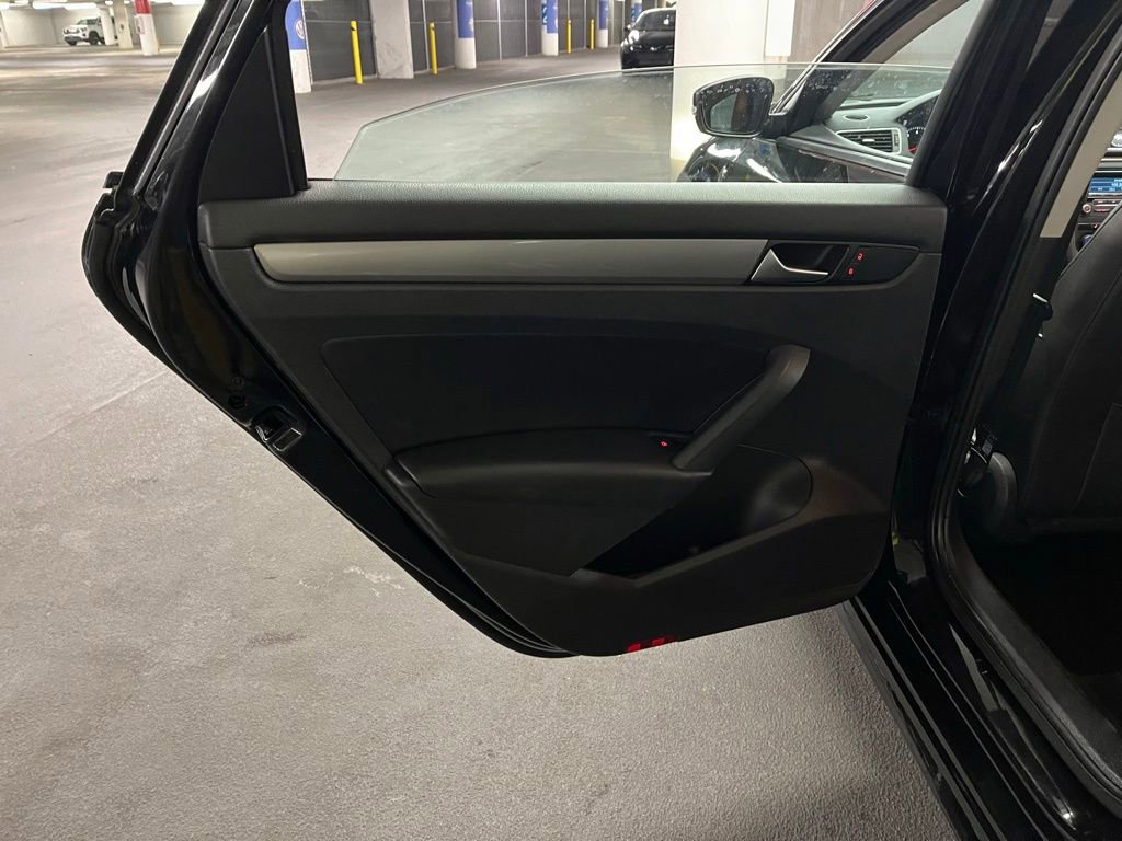 Used 2015 Volkswagen Passat 1.8T Wolfsburg Edition image 13