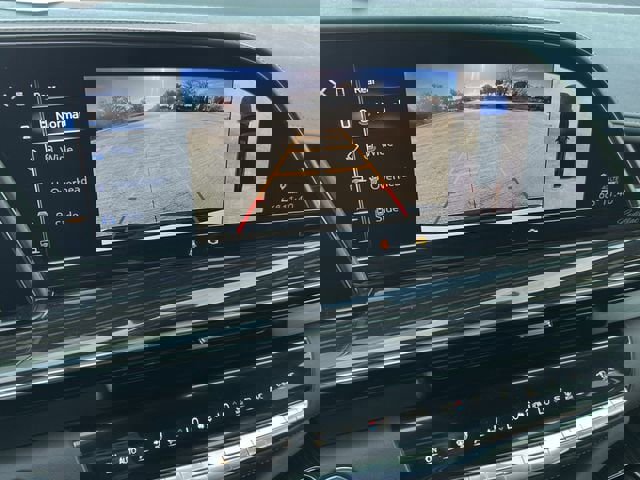 Used 2021 Cadillac Escalade ESV Premium Luxury w/ Driver Assist Tech Package image 20