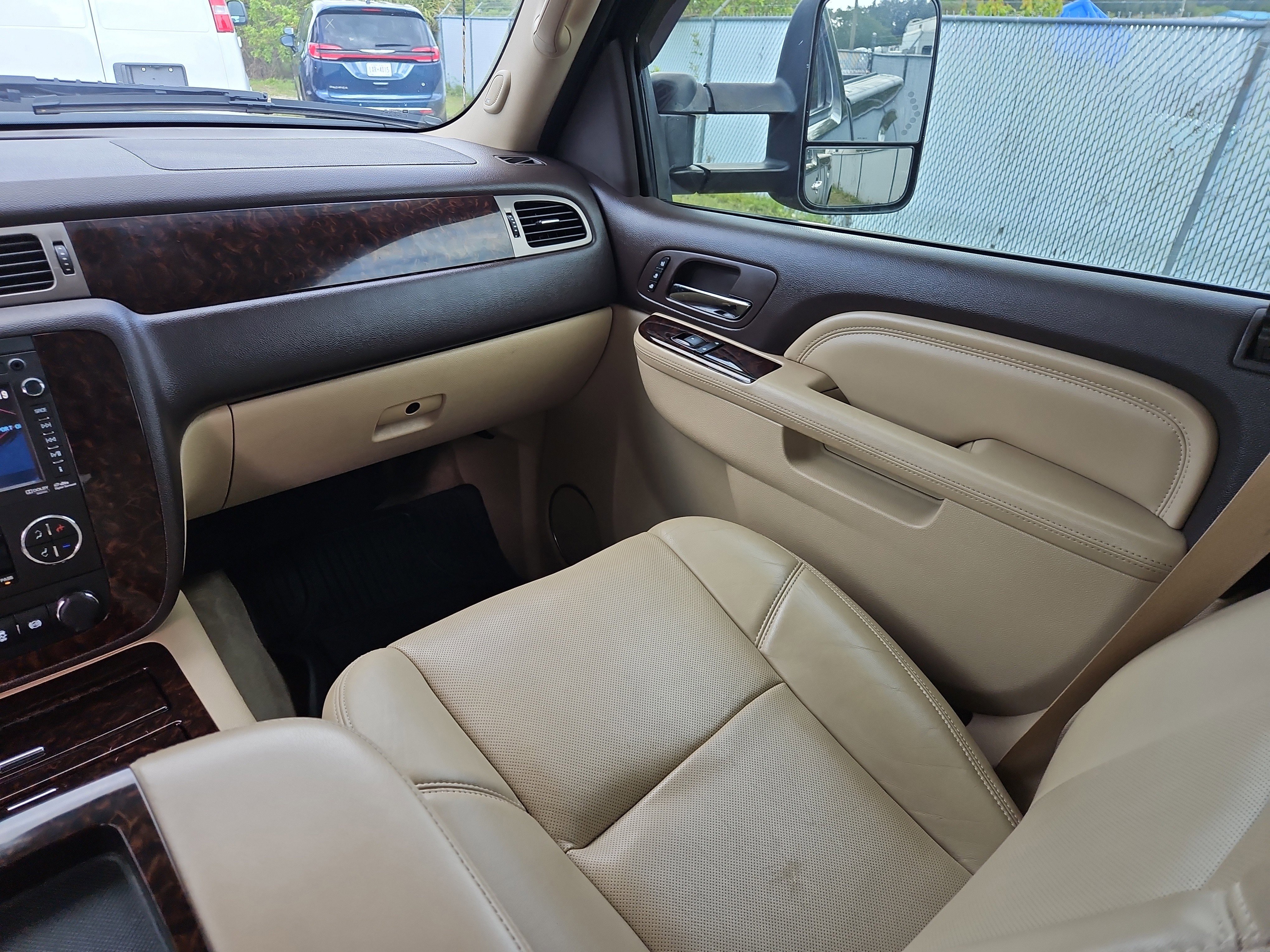 Used 2014 GMC Sierra 2500 Denali image 9