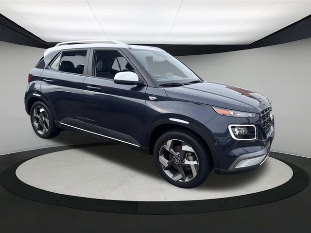 Used 2023 Hyundai Venue Limited image 3