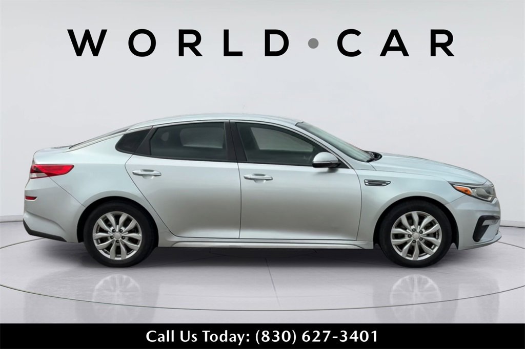 Used 2020 Kia Optima LX image 16