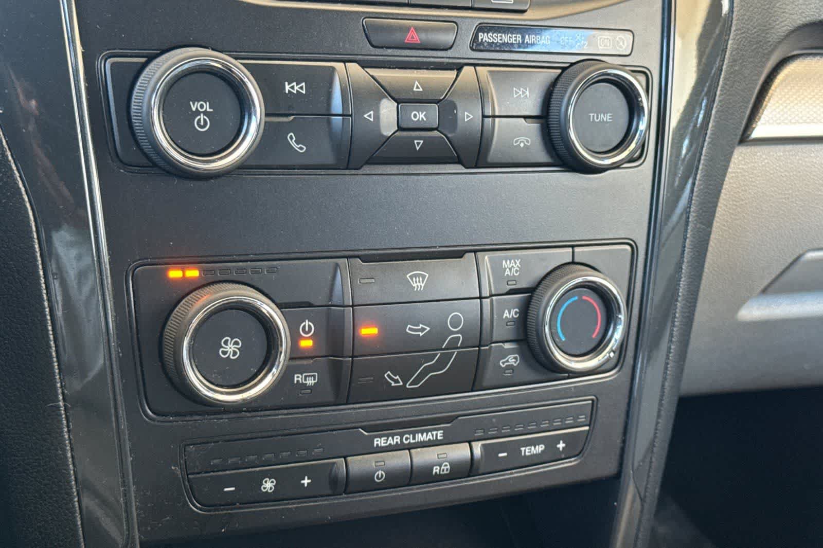 Used 2018 Ford Explorer XLT FWD image 18