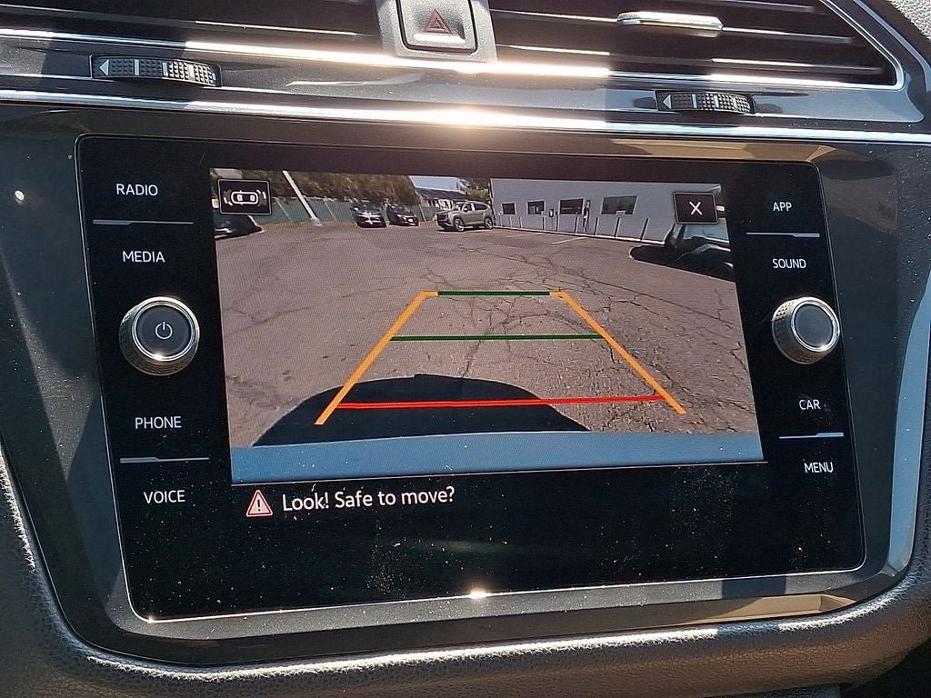 Used 2023 Volkswagen Tiguan SE R-Line AWD/4WD image 18
