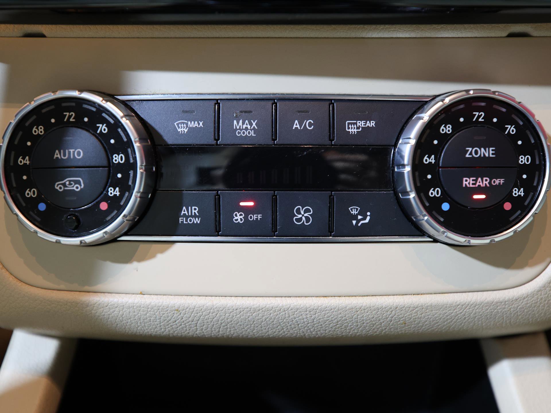 Used 2017 Mercedes-Benz GLS 450 4MATIC image 29