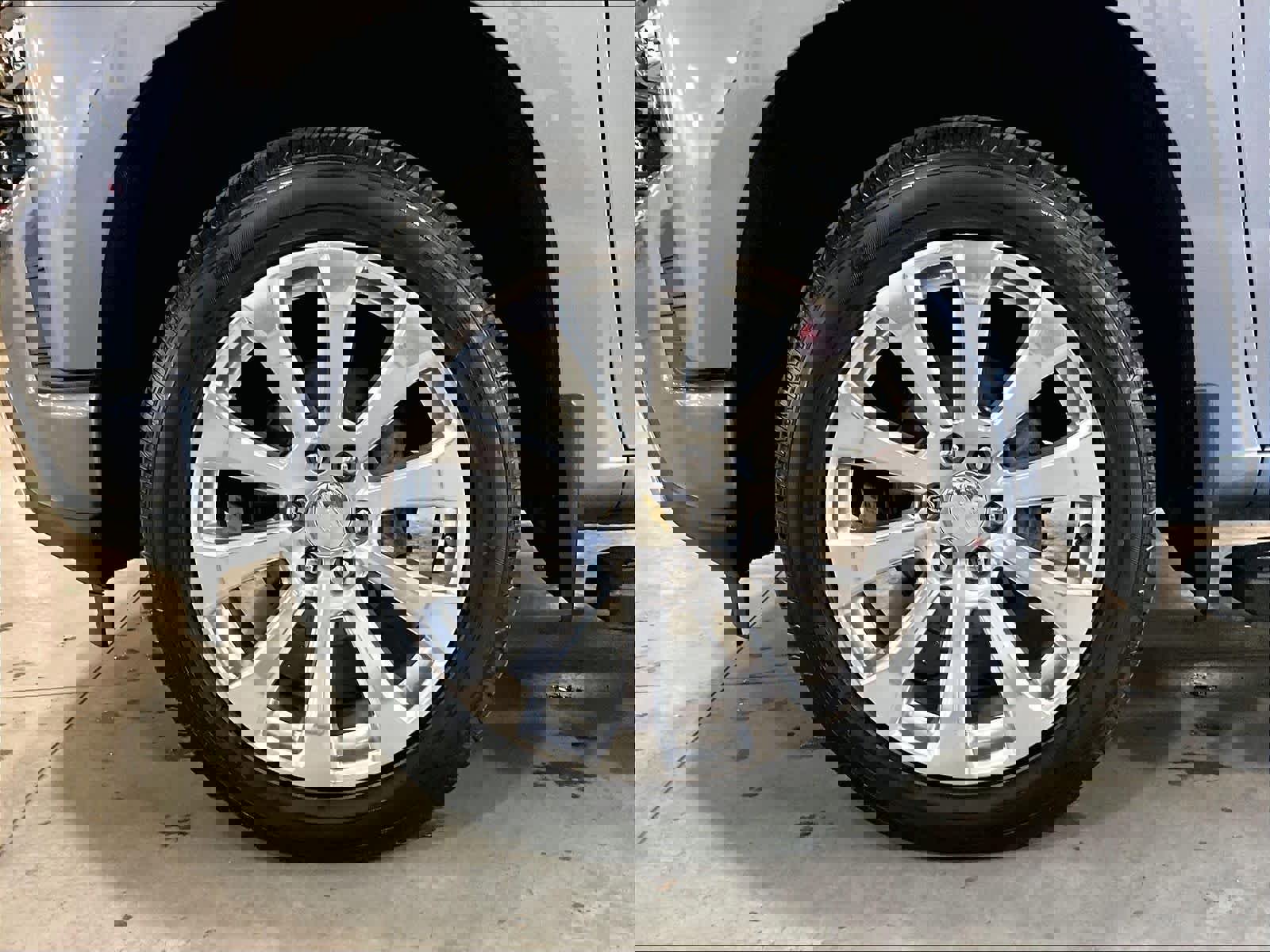 Used 2022 Chevrolet Silverado 1500 High Country w/ Technology Package AWD/4WD image 7