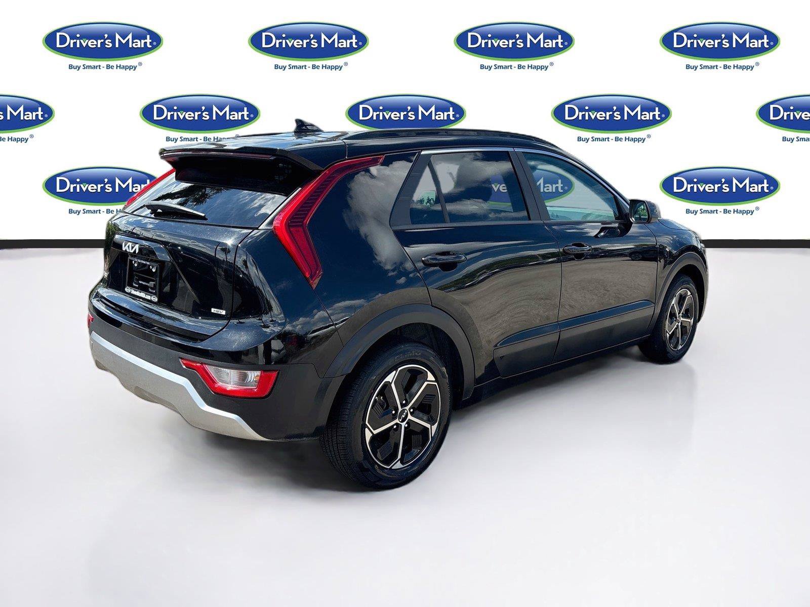 Used 2025 Kia Niro LX FWD image 7