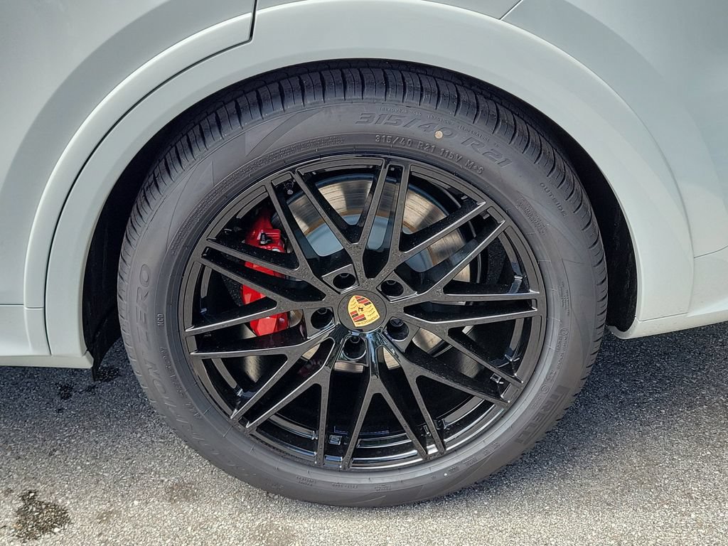 New 2026 Porsche Cayenne GTS AWD/4WD image 11