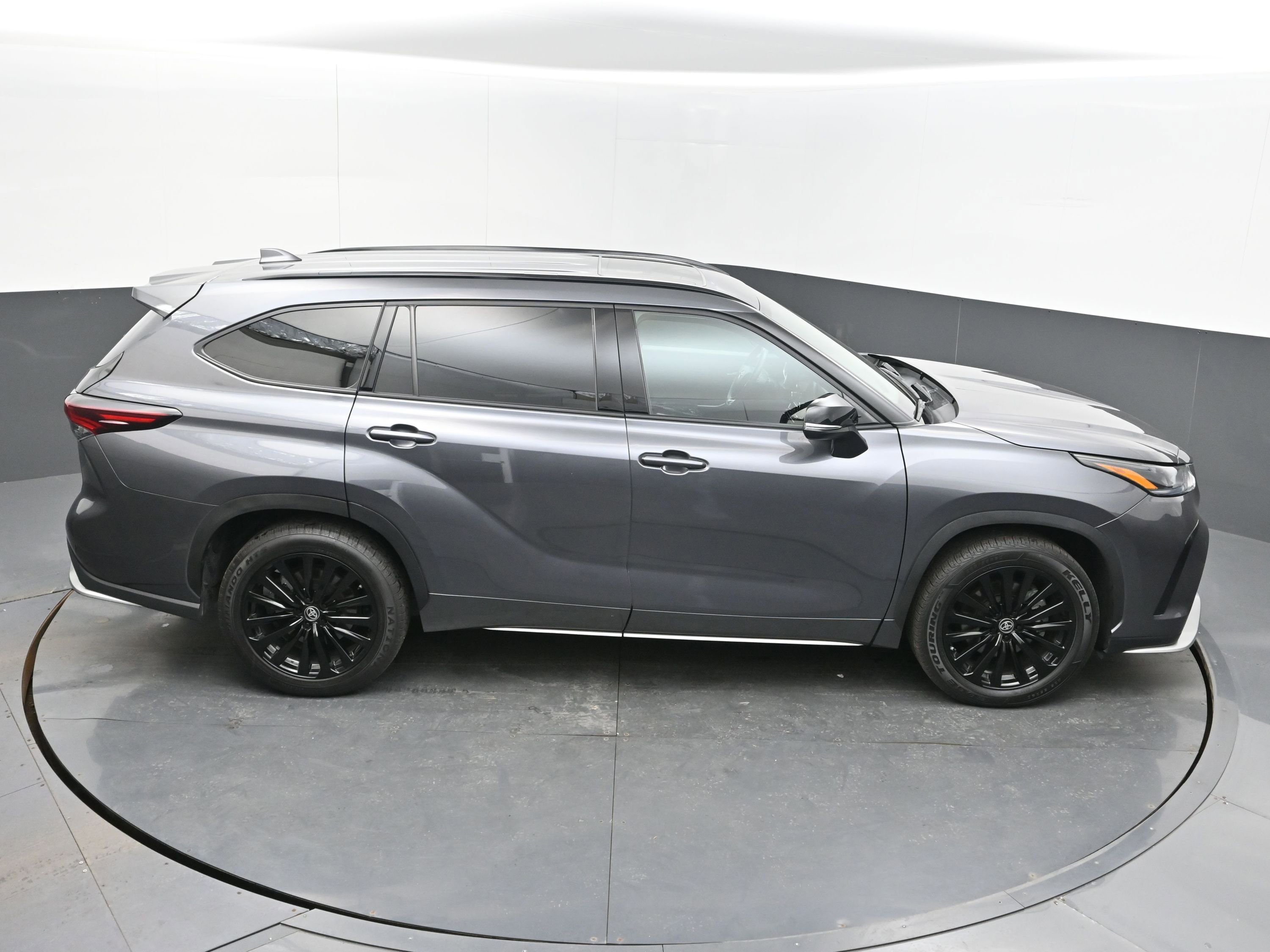 Used 2024 Toyota Highlander XSE image 40